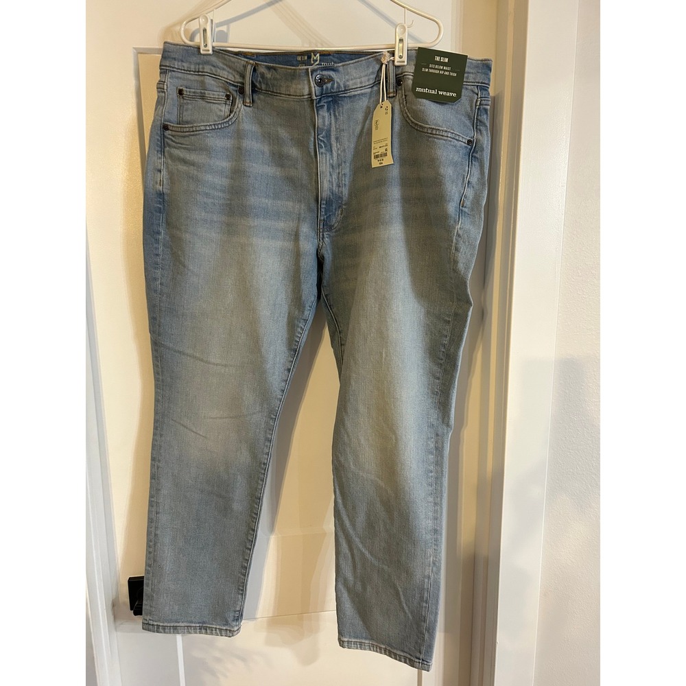 NEW Mutual Weave The Slim Light Wash Denim Jeans Mens Size 42 x 30 Five Pocket